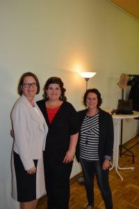 Kulturstaatssekretärin Dr. Babette Winter neben Kreisverbandsvorsitzende Heidrun Sachse und Stadträtin Susanne Schneider-Raab
